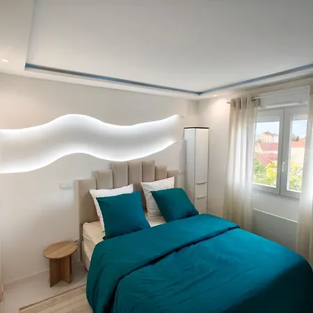 Standing Climatise Avec Parking Prive Apartment Bron