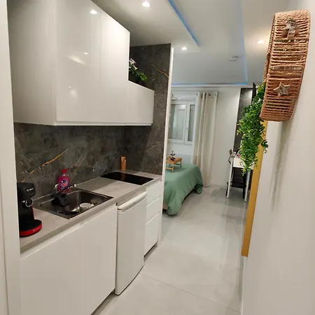 Standing Climatise Avec Parking Prive Apartment Bron