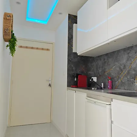Apartment Standing Climatise Avec Parking Prive Bron